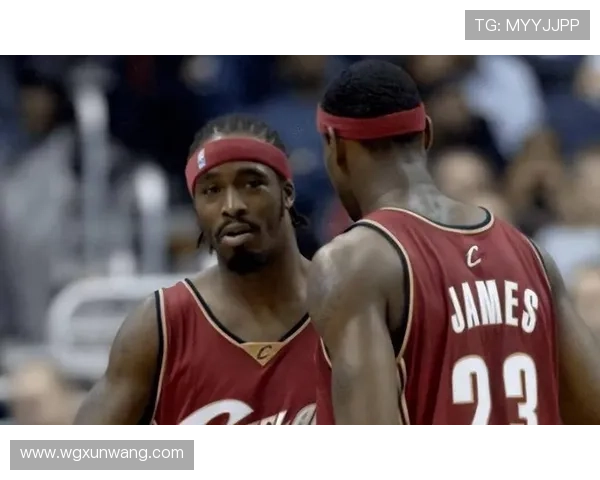 足球明星余伟亮的传奇之路与辉煌成就解析